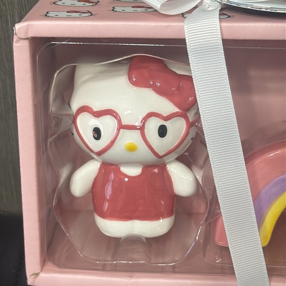 New Blue Sky Clayworks School Girl Hello Kitty & Rainbow Salt & Pepper Shakers - Picture 2 of 9